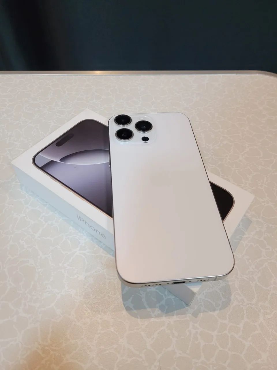 iPhone 16 Pro Max - 256GB - Branco - Foto 4