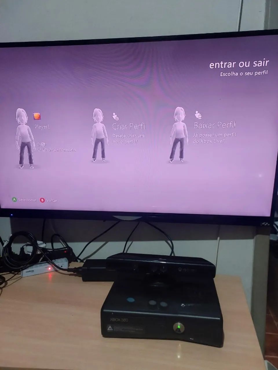 Microsoft Xbox 360 Slim 4gb + Kinect E Jogo - Foto 3