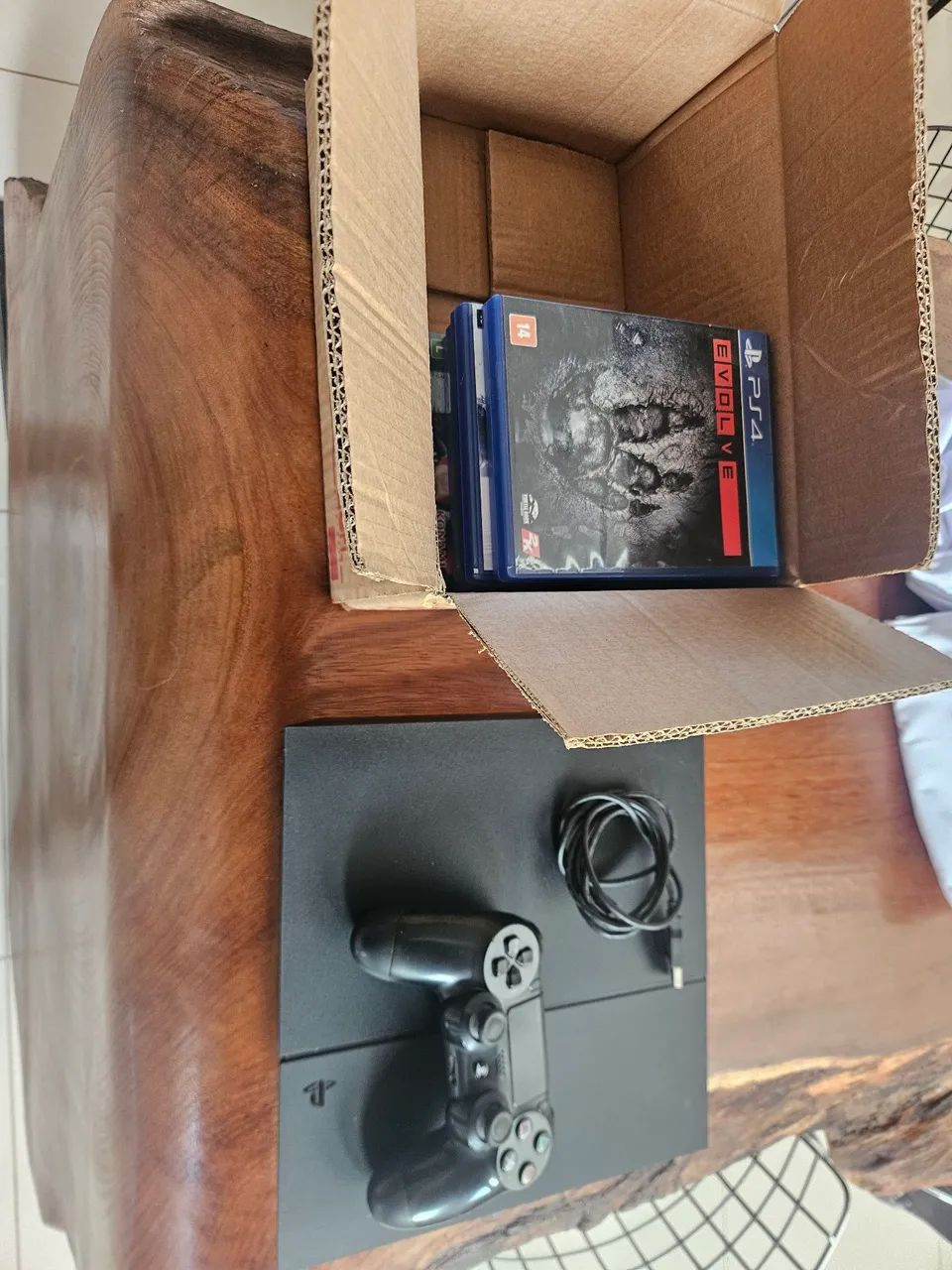 Ps4 console 