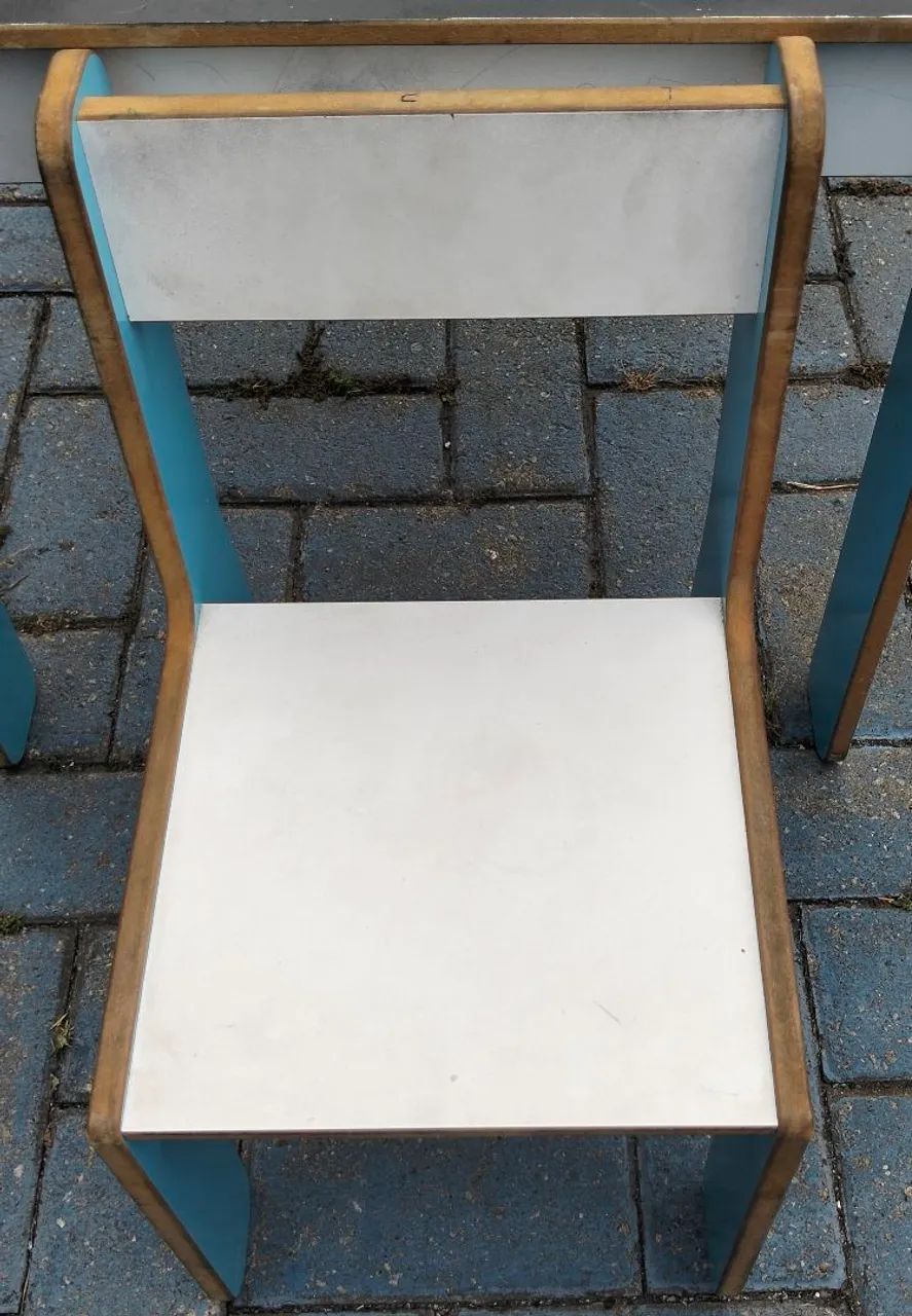 Conjunto Mesa e Cadeira Infantil em Madeira - Azul e Branco - Foto 2