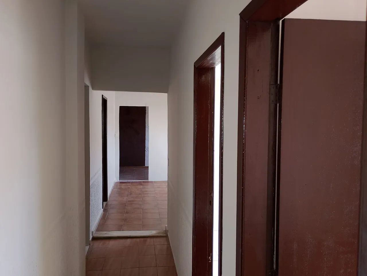 Casa bem localizada com amplo espaço  - Foto 5
