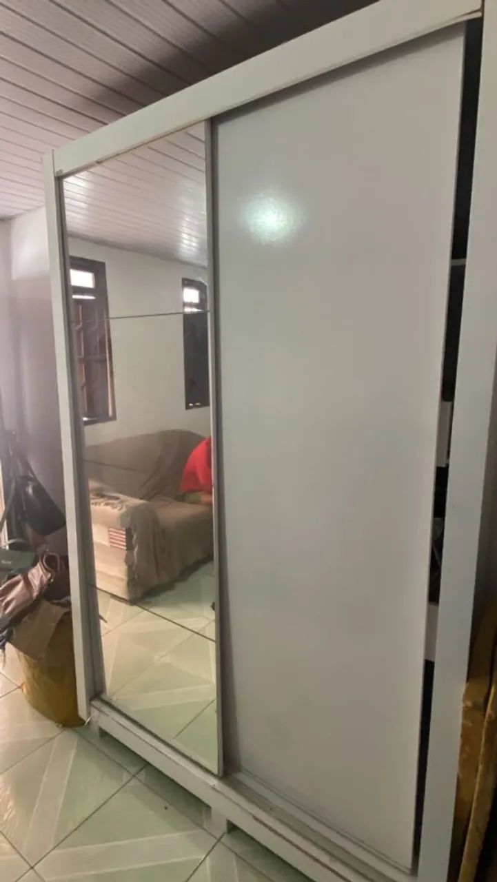 Guarda-roupa de solteiro