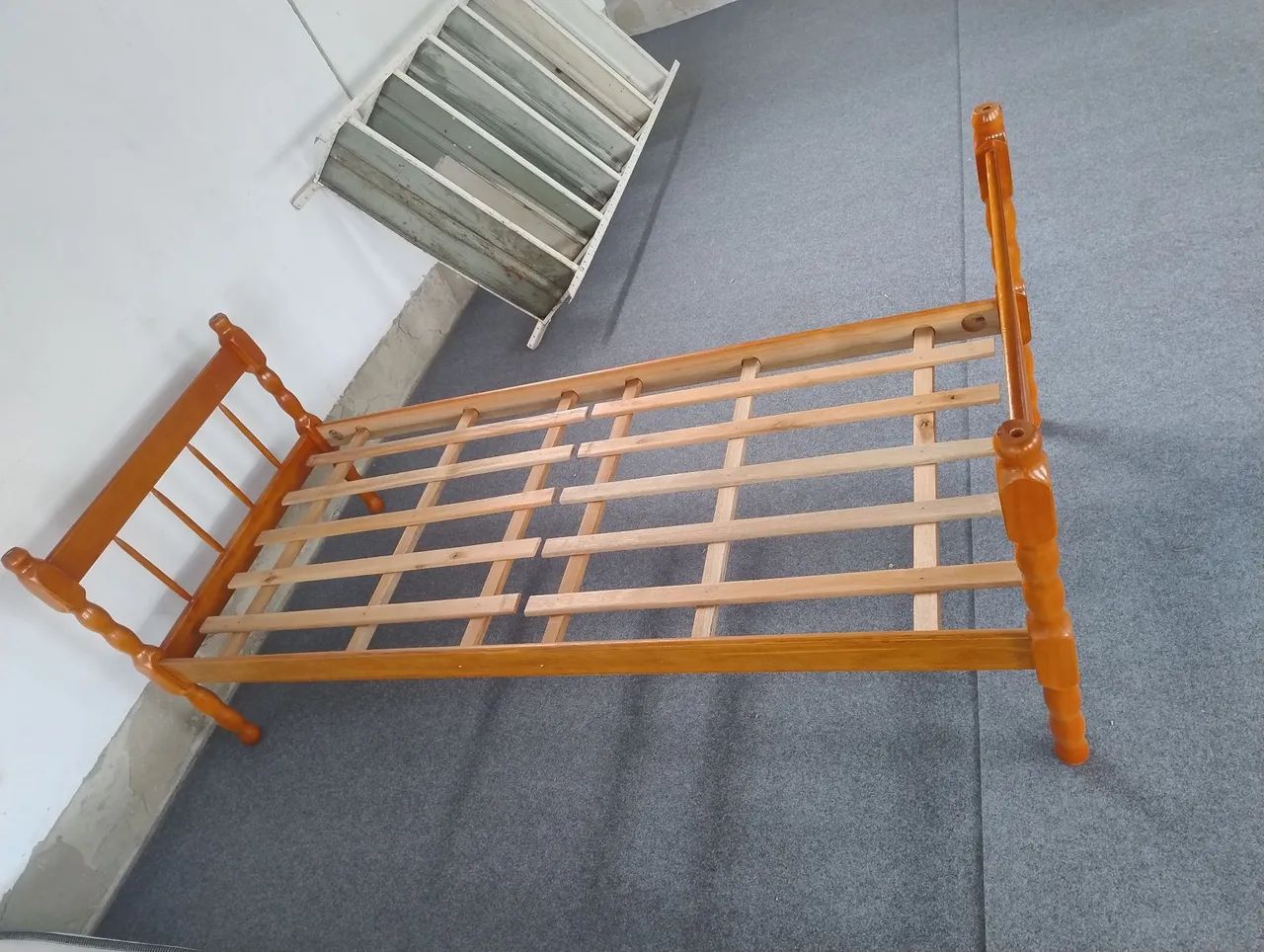 Cama de solteiro em Madeira  - Foto 2