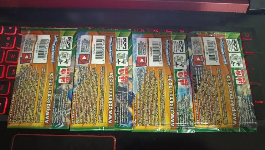 Booster Pokémon Céus Estrondosos Artset - Foto 2