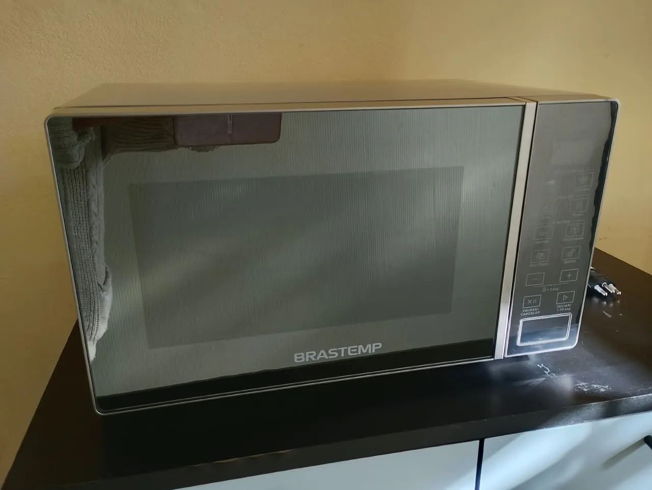 Microondas Brastemp espelhado 20 L