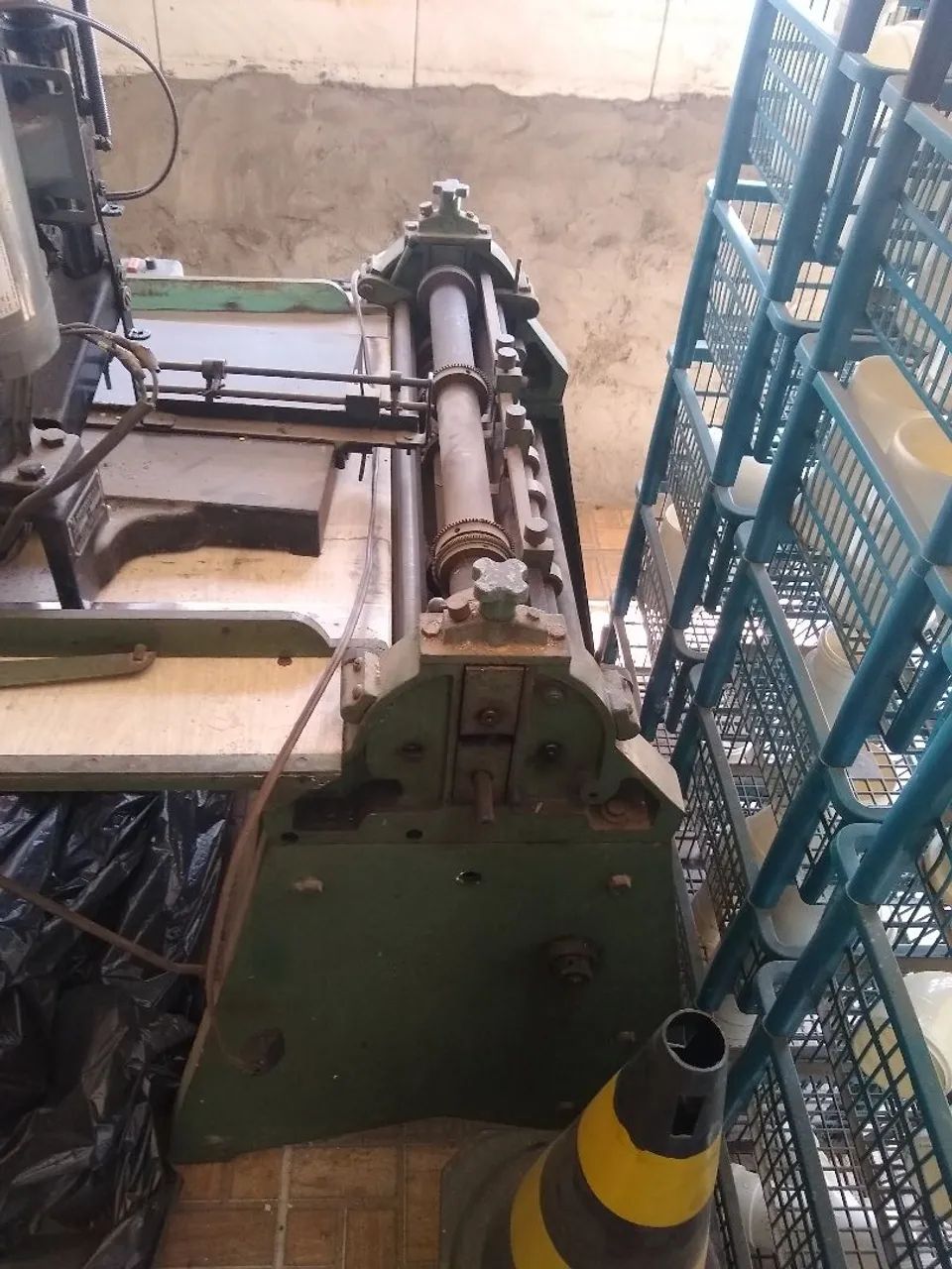 MÁQUINA DE SERRILHAR/VINCAR/PICOTAR  - Foto 4