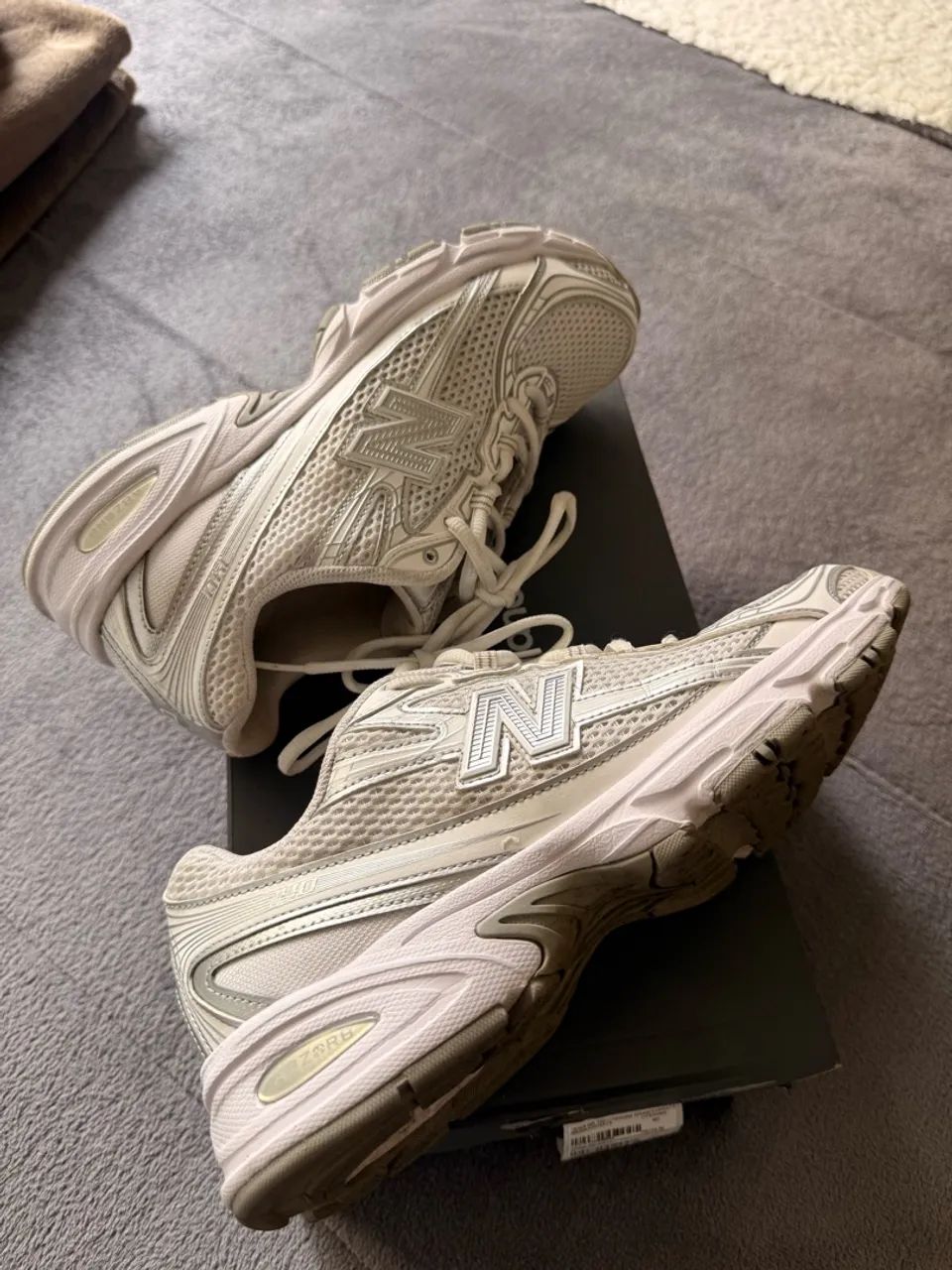 New Balance 740