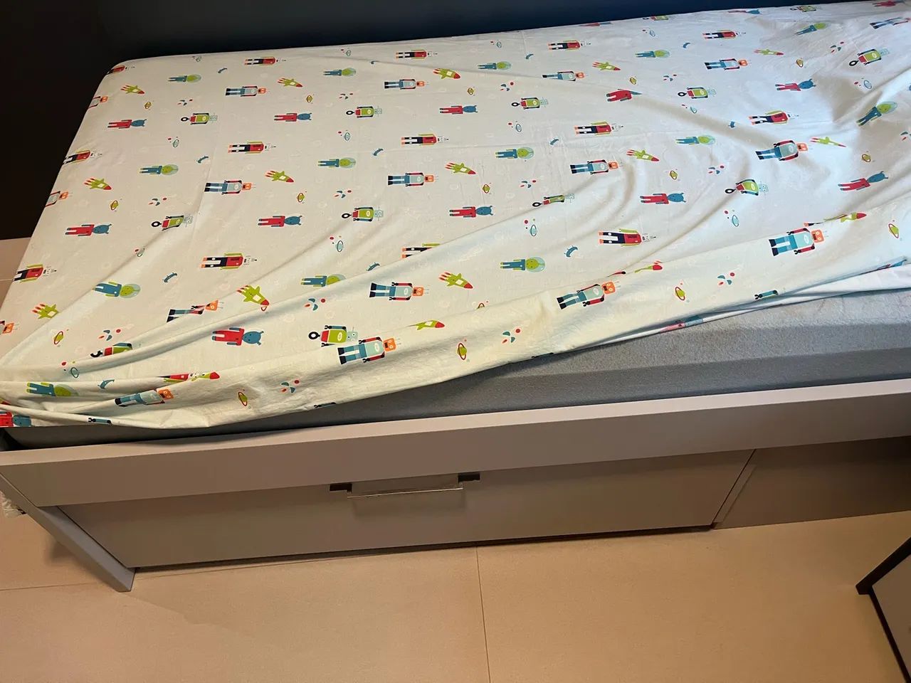 Linda cama de solteiro