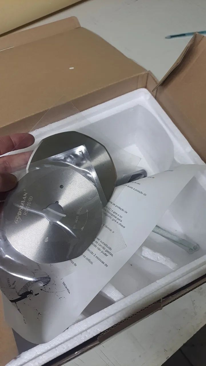 Maquina de corte de tecido 110v  - Foto 2