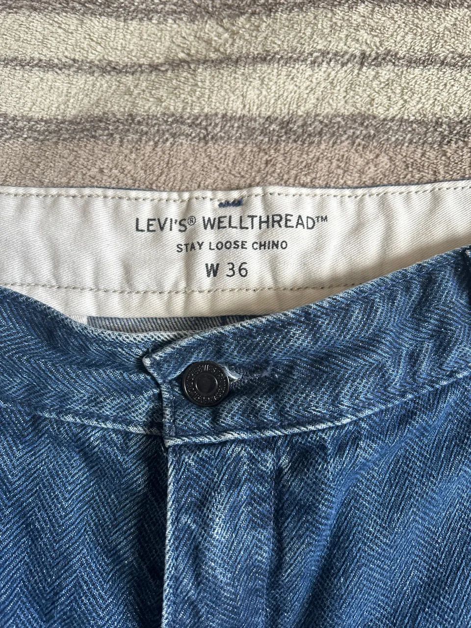 Calça Levis Stay Loose Chino - Foto 2