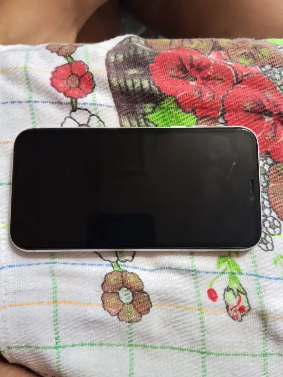 Carcaça iPhone 11 - Traseira e Display Quebrados - Foto 2