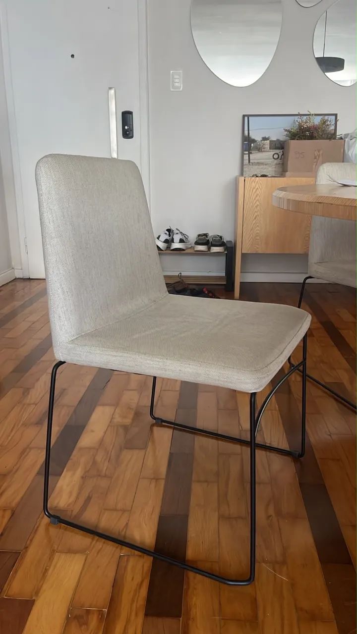 Dupla de cadeiras de jantar estofadas - design moderno - Foto 2