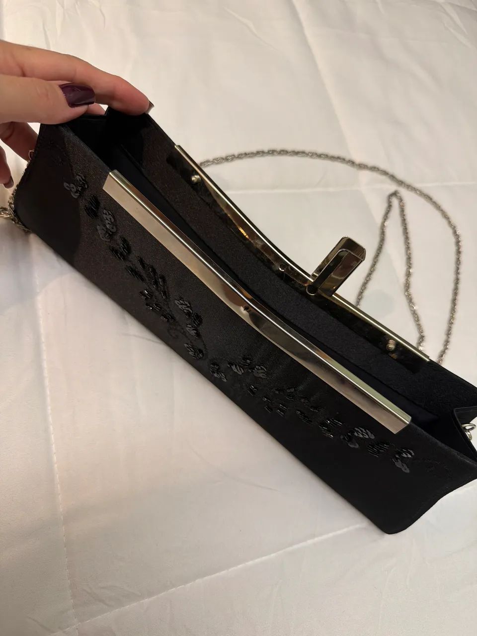 Bolsa de Festa Preta com Corrente e Bordado - Foto 3