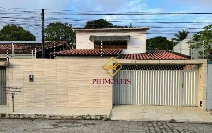 Casa com 4 quartos sendo 1 suíte Master em Condomínio Fechado - Antares