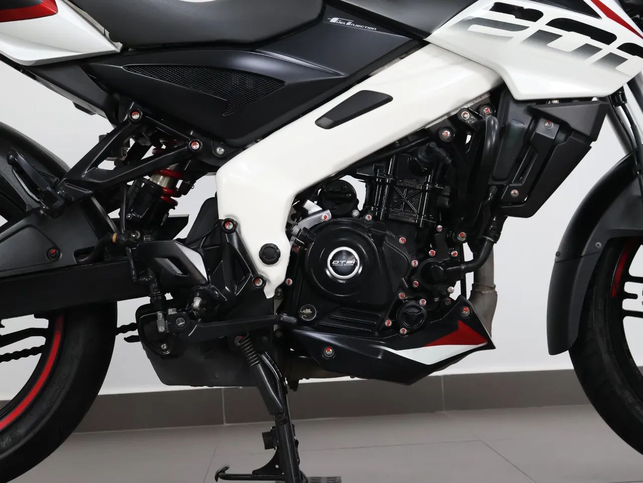 BAJAJ DOMINAR 200 - Foto 3