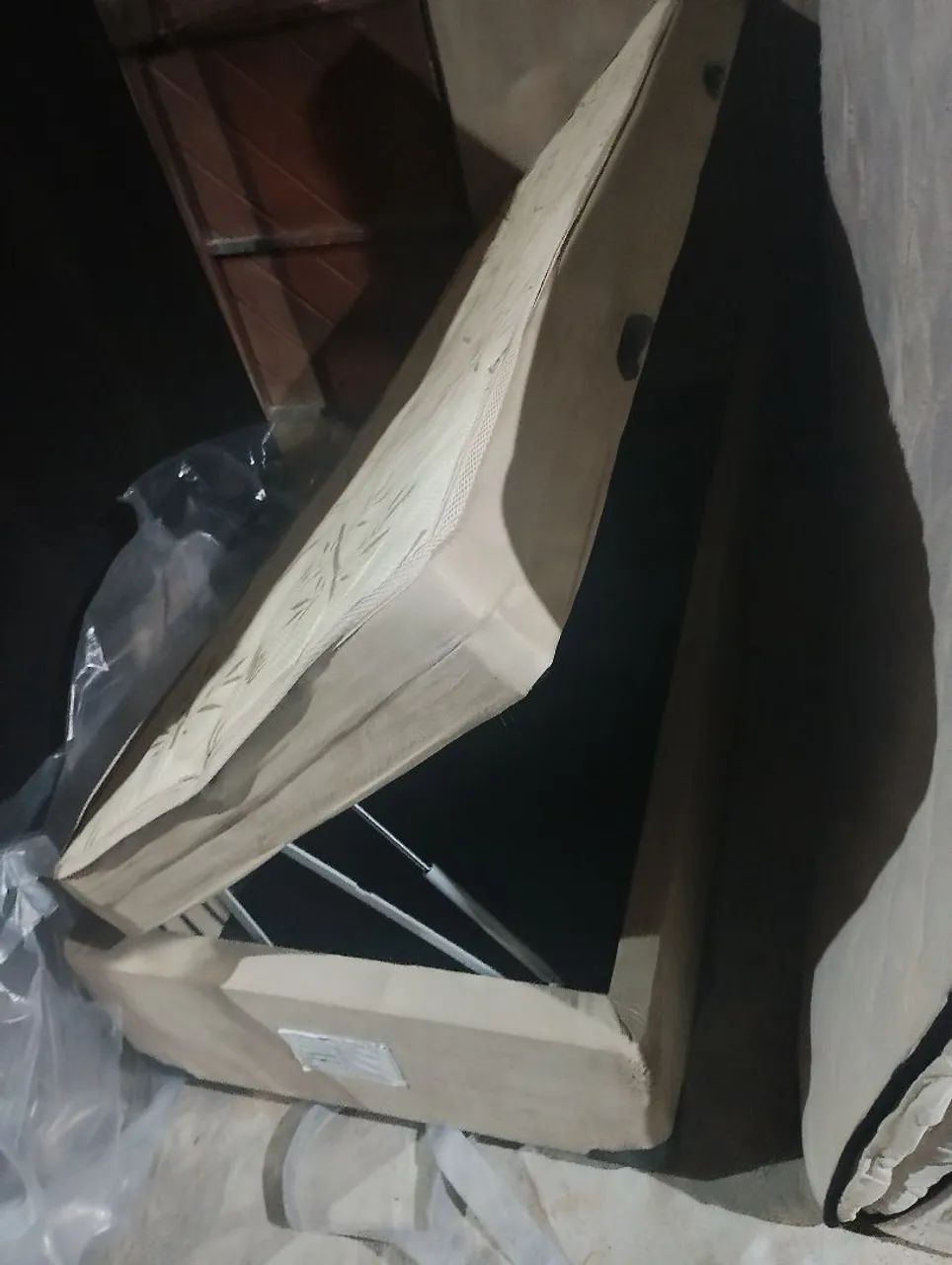Vendo cama de solteiro 