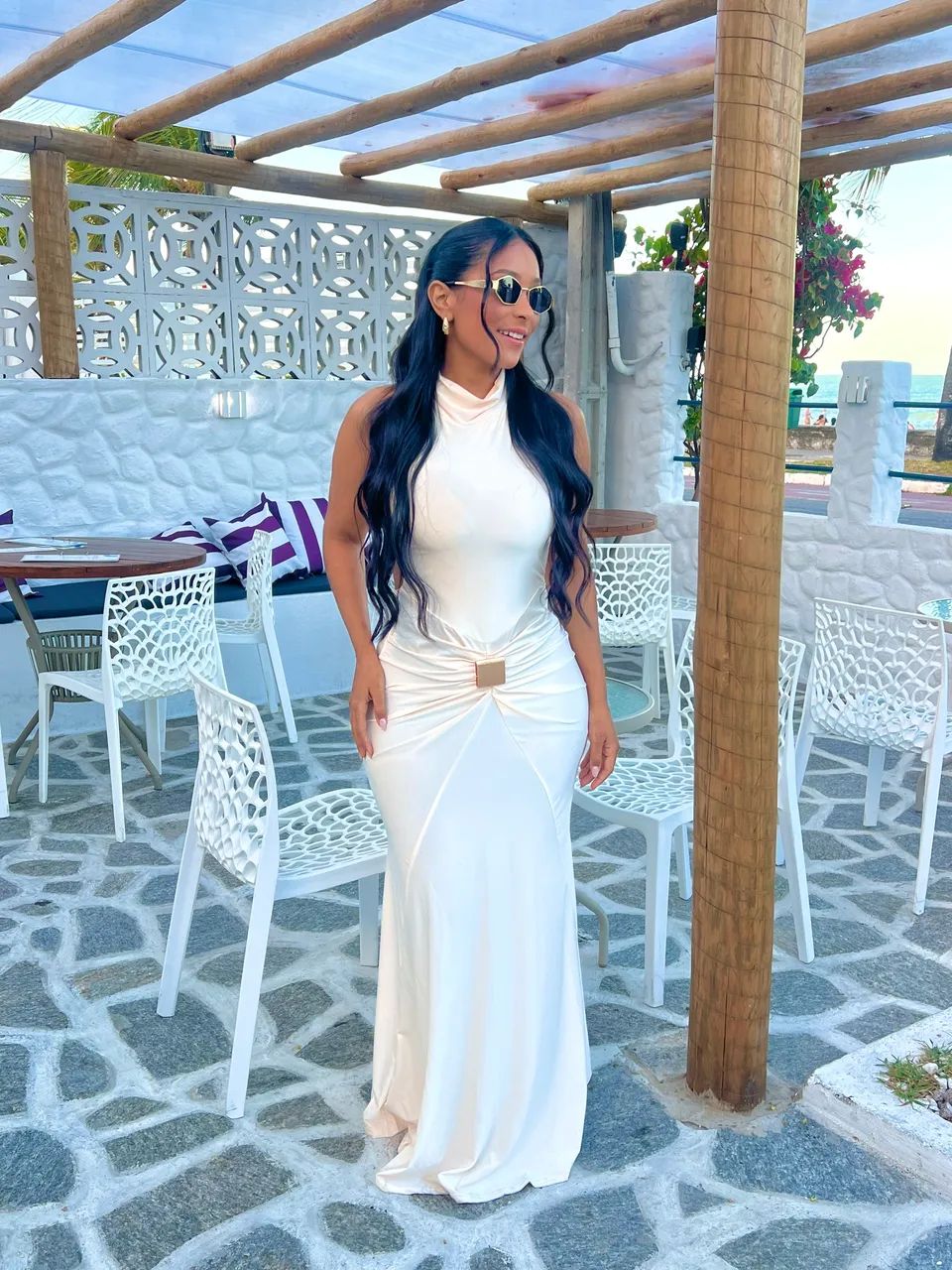 Vestido sereia com abertura nas costas 