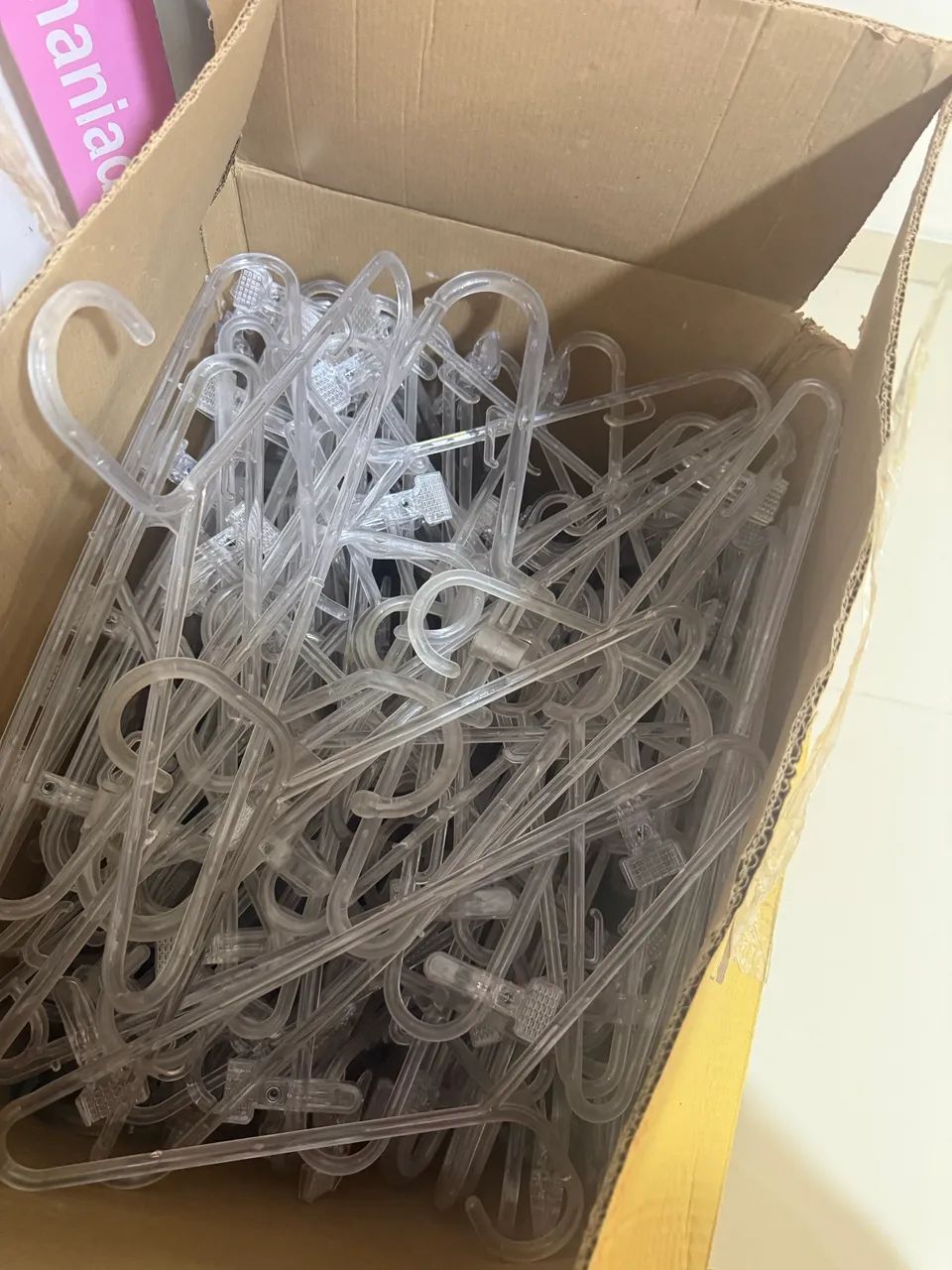 cabides em acrílico + cabides para calcinha e sutiã 