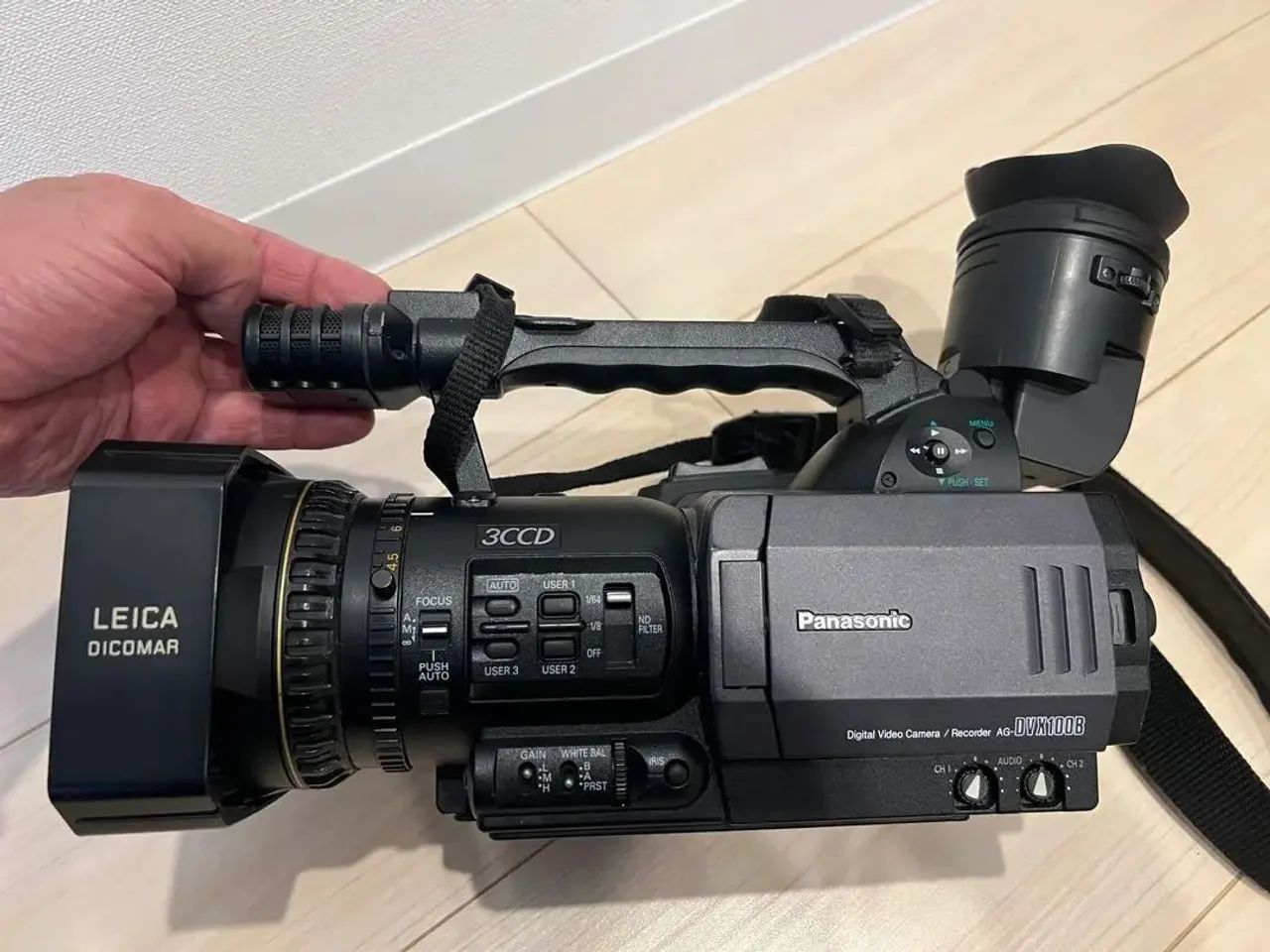 Filmadora Panasonic AG-DVX 100