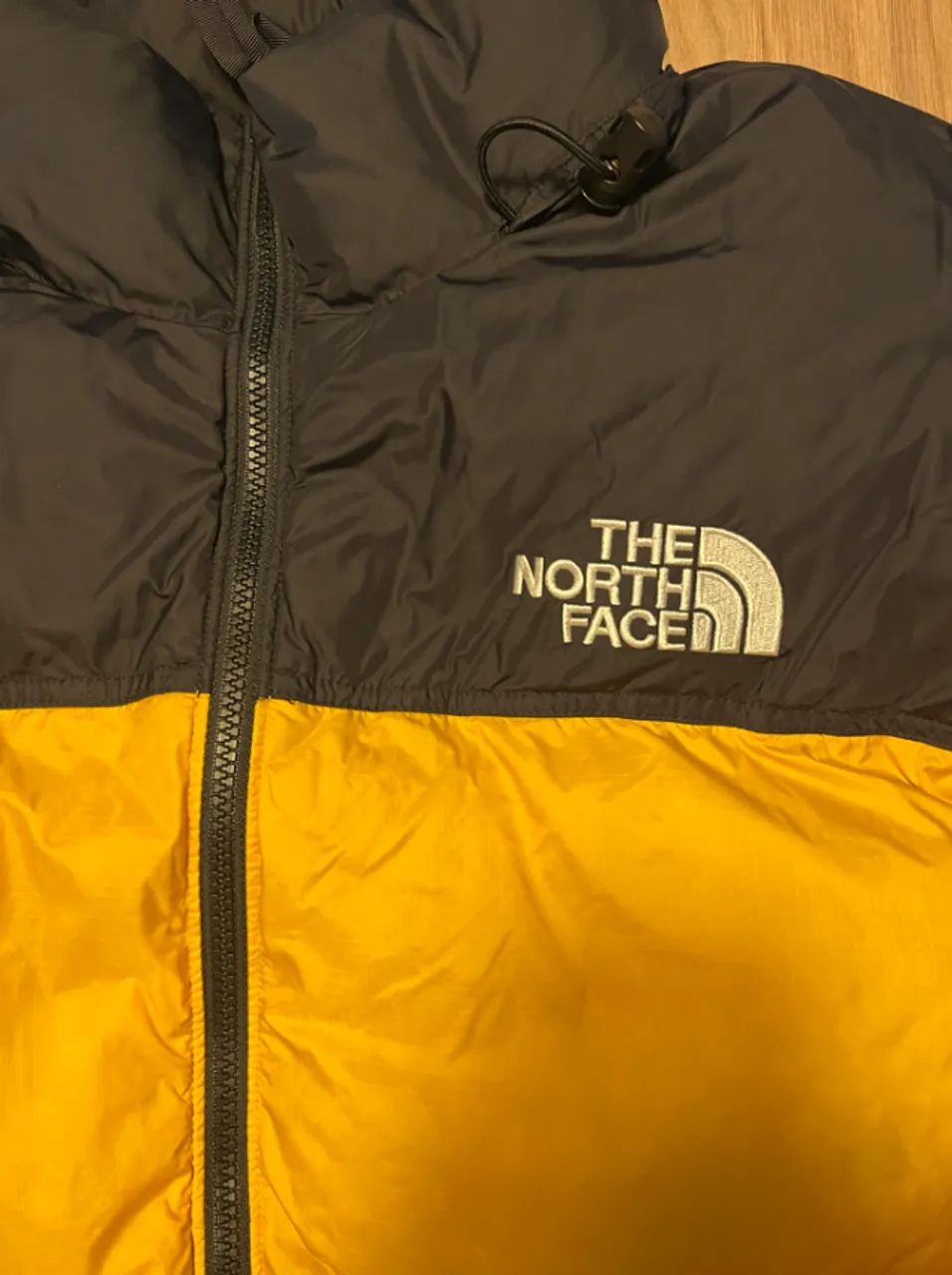 Jaqueta The North Face Nuptse 1996 Amarela - Foto 2