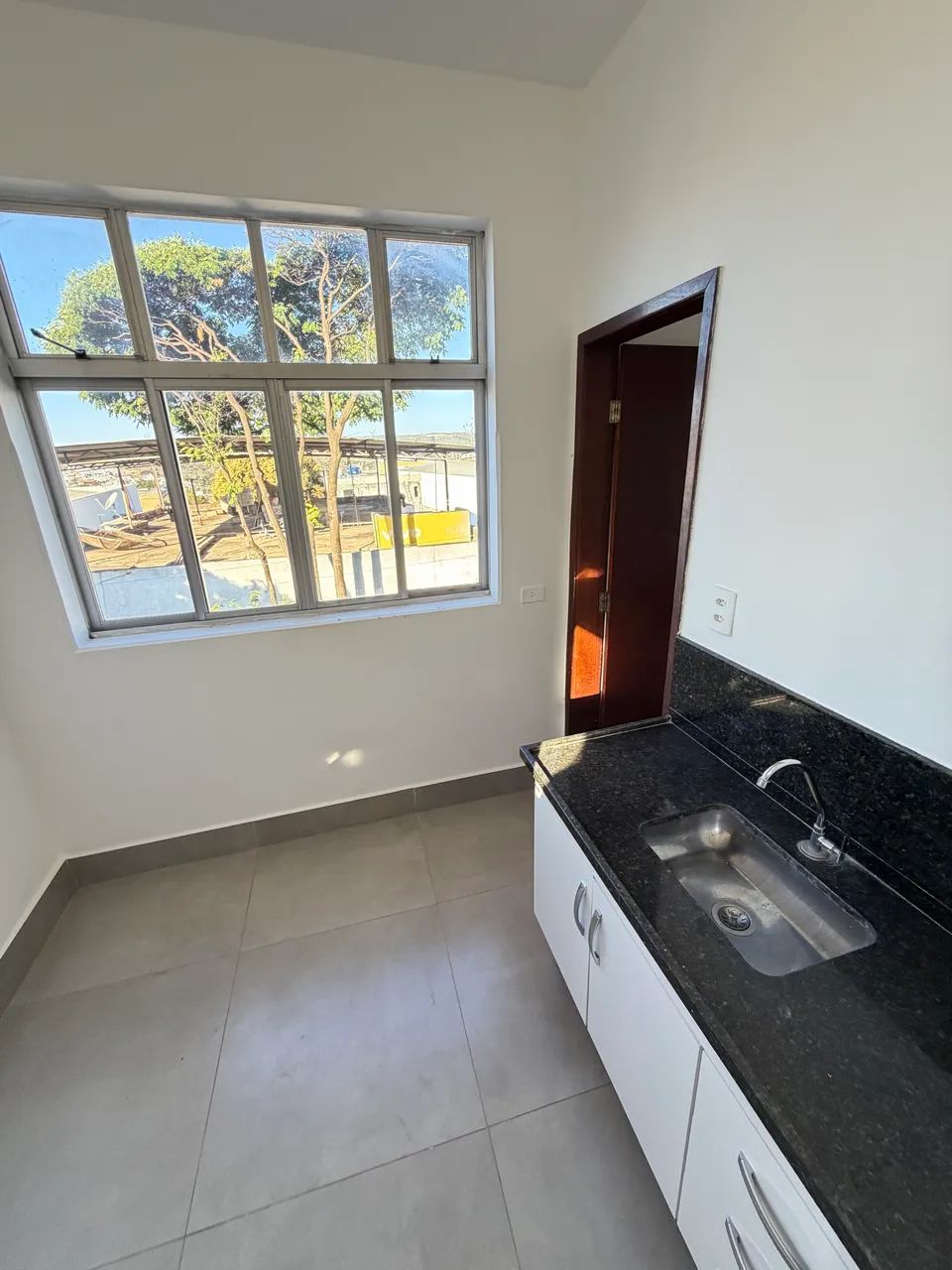 Kitnet ou Sala Comercial no Centro de Arcos - R$ 1.000 - Foto 2