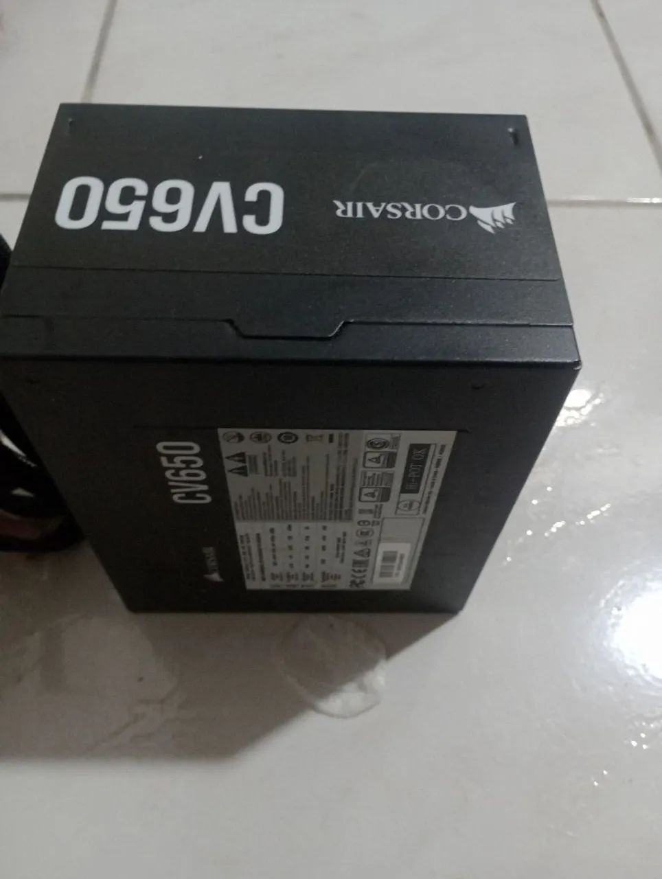 Fonte 720 W reais com defeito. 