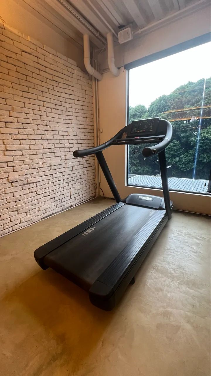 Esteira Profissional Technogym Excite 600 - Foto 4