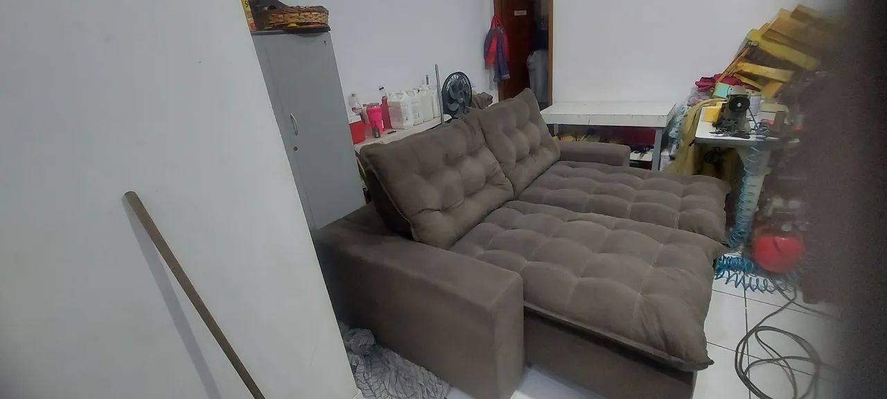 VENDE SE RETRÁTIL E RECLINÁVEL SEMI NOVO 