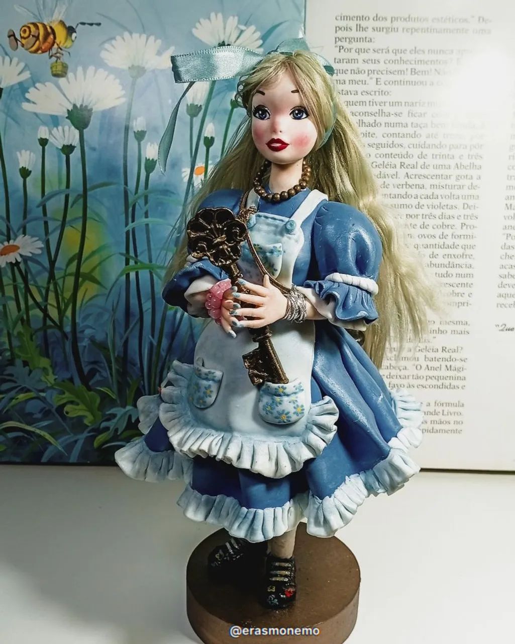 Alice no país das maravilhas boneca  - Foto 4