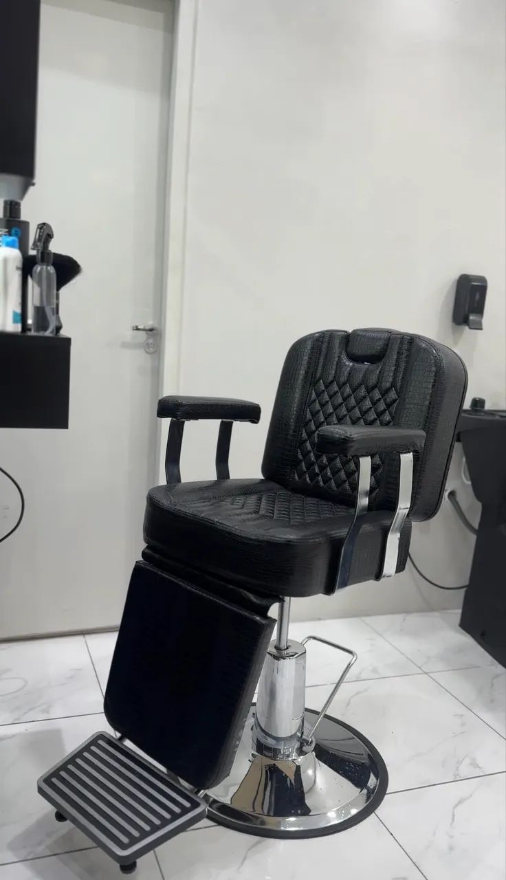 Cadeira de barbeiro Poltrona reclinável com encosto reclinável com base redonda, cor preta