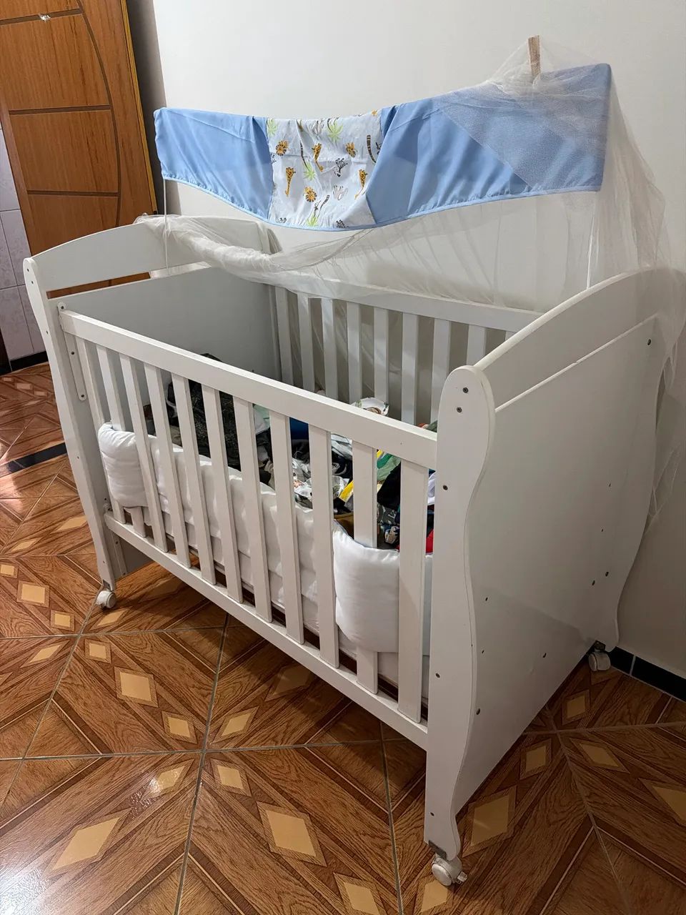 VENDO BERÇO PEROBA JUNIOR AMERICANO BRANCO - Foto 3