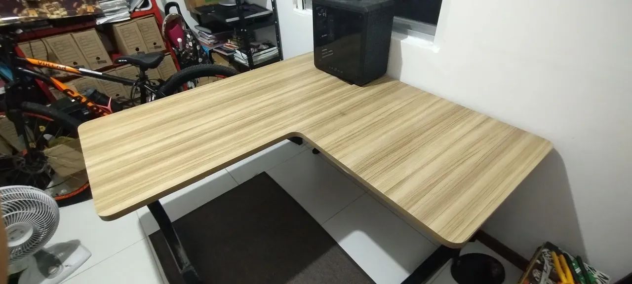 Mesa L com tampo em MDP 140cm x 140 cm x 70 cm - Foto 3