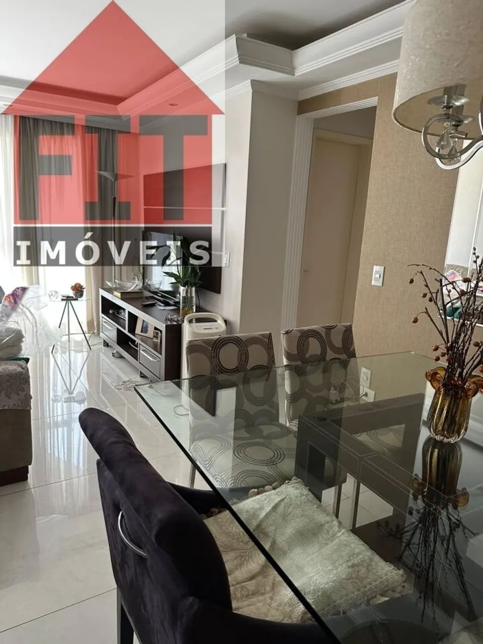 Ótimo apartamento com Dois dormitórios uma vaga de garagem. 61m² Mobiliado - Foto 2