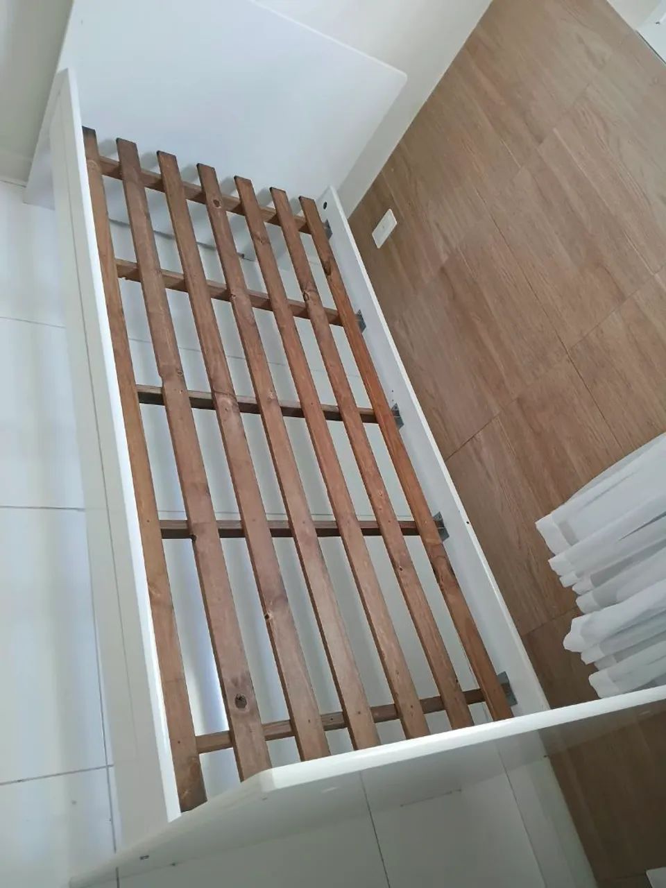 Quarto de Bebê - Guarda Roupa - Cômoda e Cama  - Foto 3
