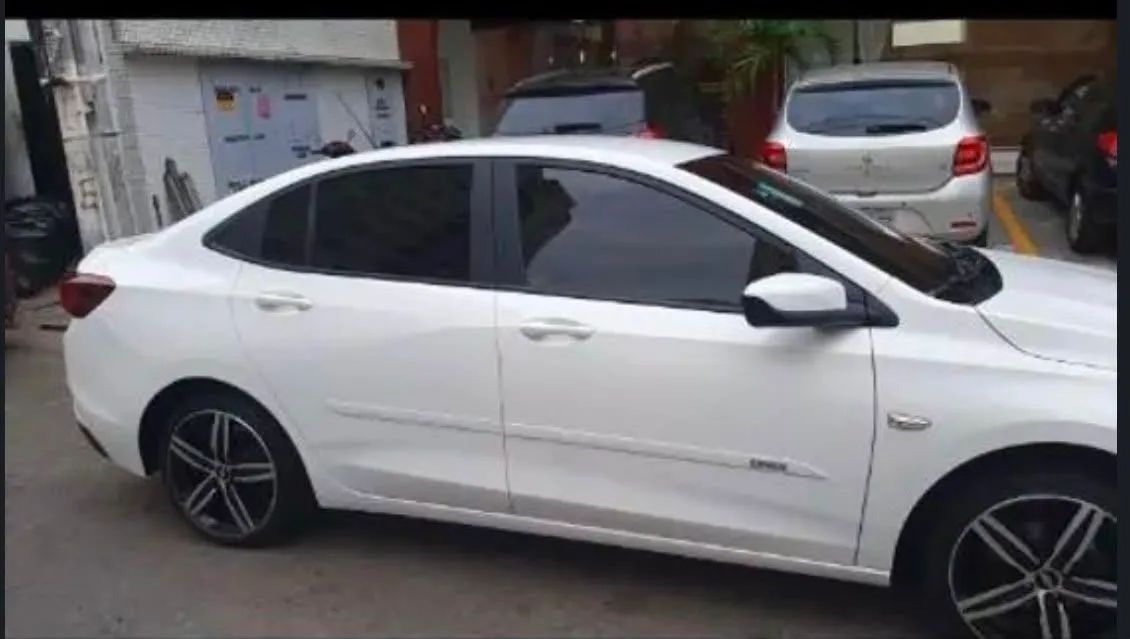 Chevrolet Onix Plus LT 1.0 12V Flex Mec. 4P 2021 - Foto 2