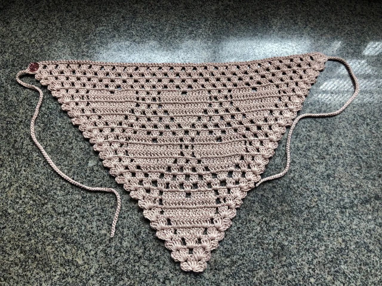 Bandana corações de crochê  - Foto 2