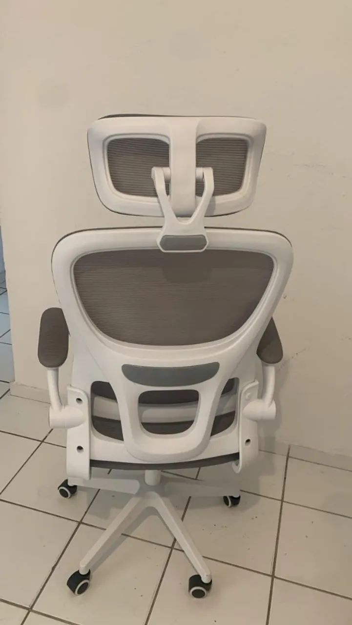 Cadeira ergonomica com encosto de cabeça e tecido anti transpiração  - Foto 2