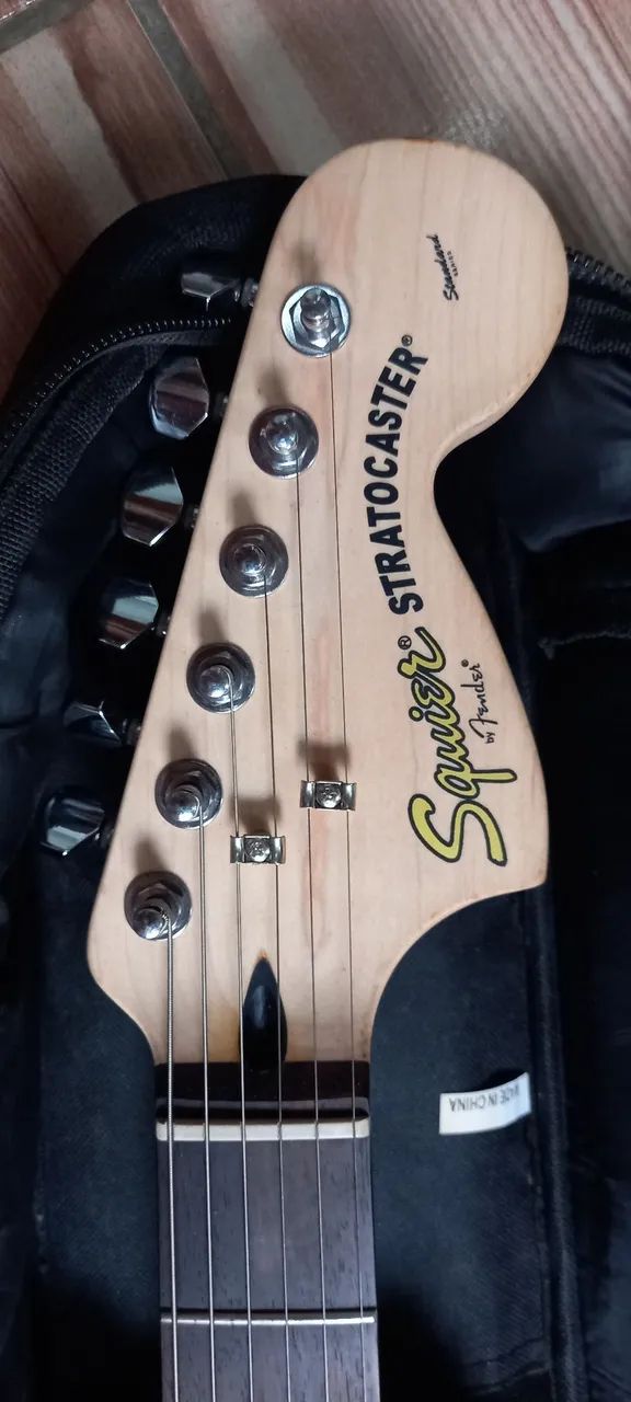 SQUIER STRATOCASTER STANDARD ( NOVA ) - Instrumentos musicais