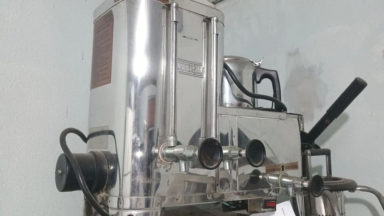 Vendo cafeteira antiga funcionando 