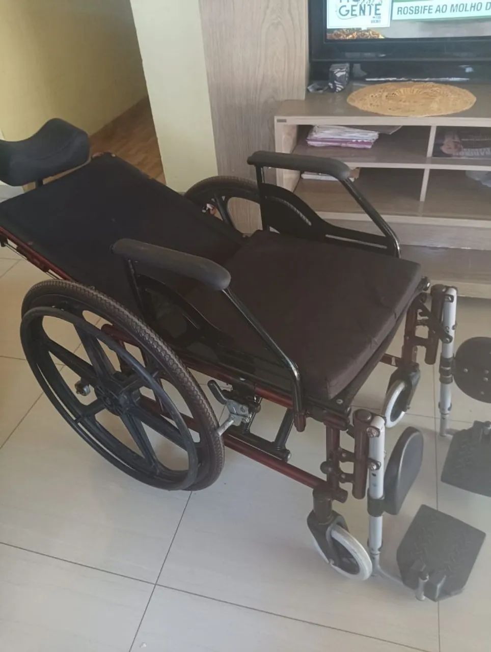 Vendo essa cadeira de rodas  - Foto 2