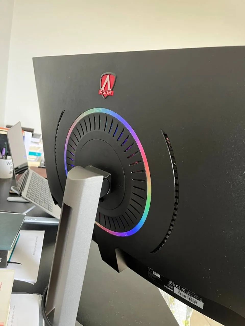 Monitor Gamer Curvo AOC Agon 31.5 - Foto 3