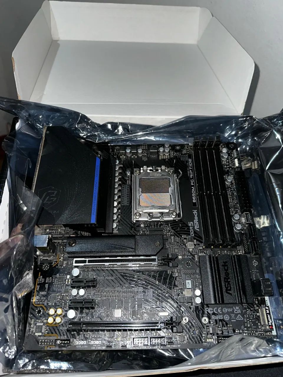 Placa mãe B650 PG Riptide AM5 - Foto 4