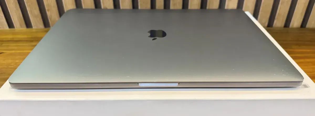 Macbook Pro 16 Pol A2141 Touch Bar I7 2.6 Mem 16gb. Ssd 512 Cinza