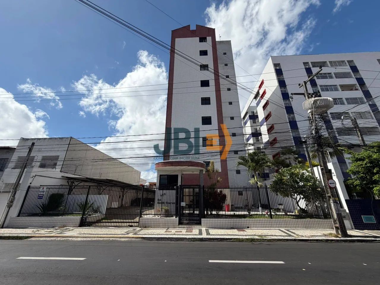 Apartamento com 3 quartos sendo 1 suíte mais vaga - Parquelândia