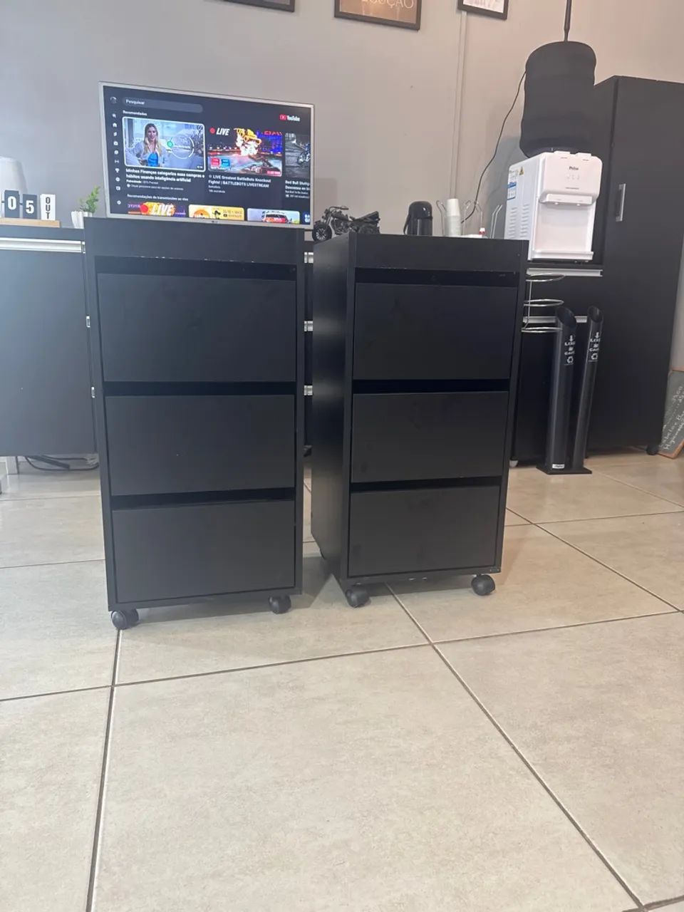 Duas bancada para barbearia ou cabeleireiro 