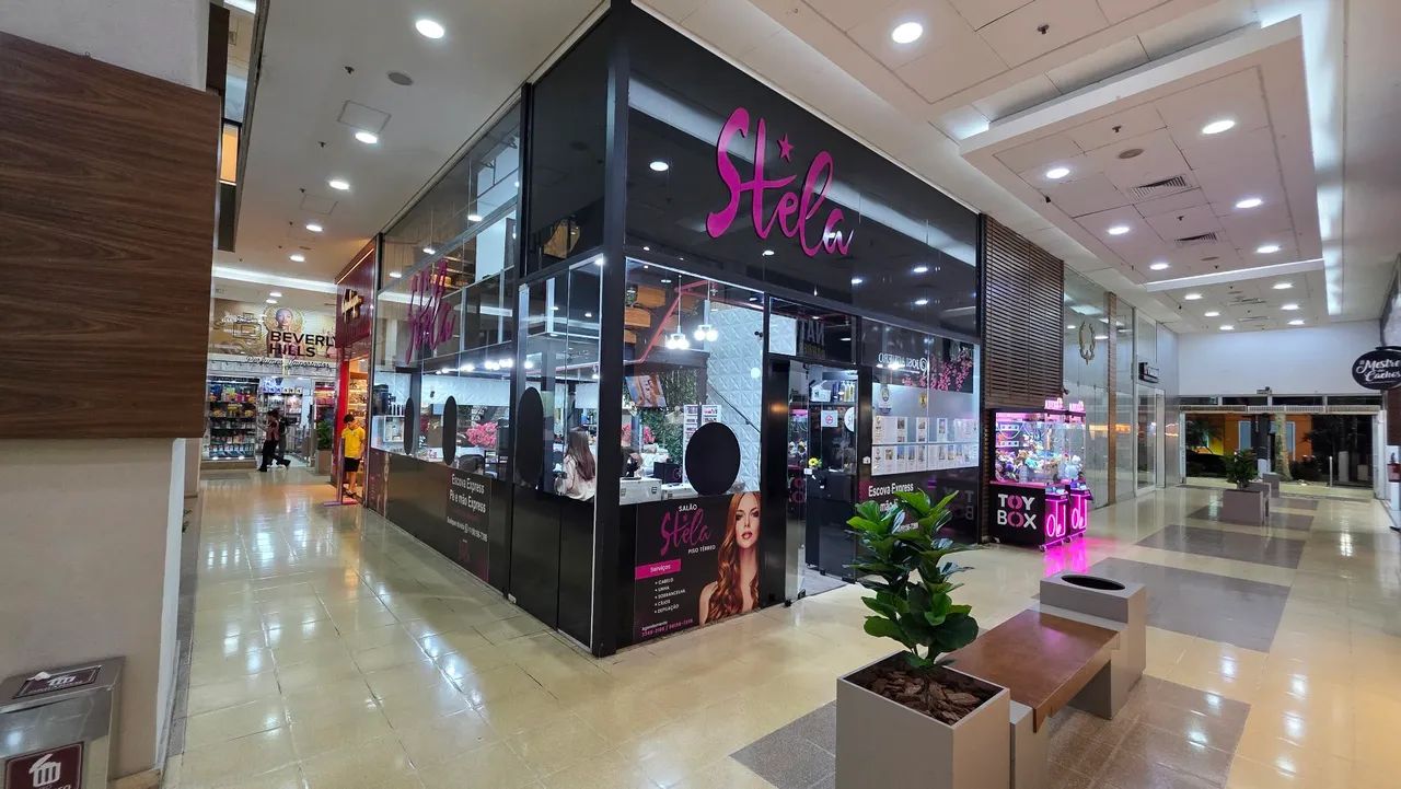 Cabeleireiro(a) e Manicure com experiência e carteira de cliente 