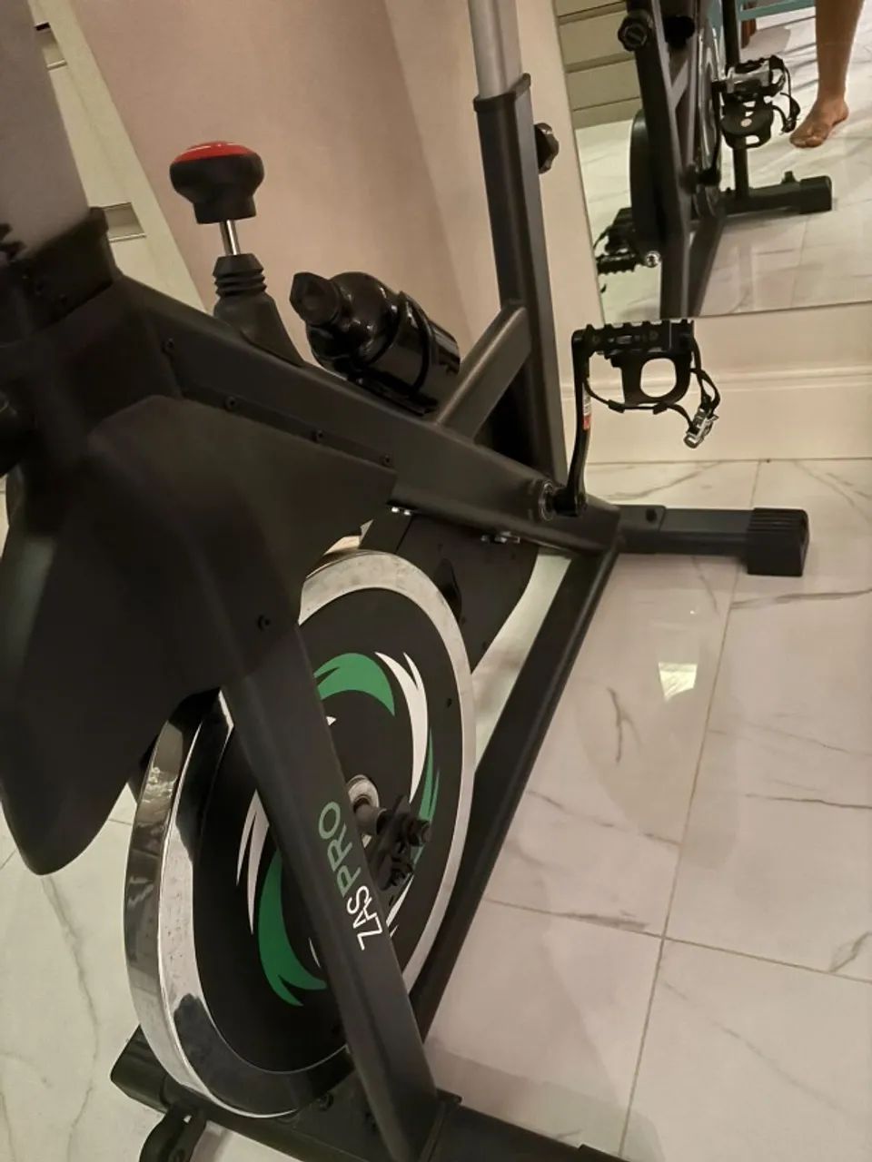 Bicicleta ergométrica  - em ótimo estado - Foto 3