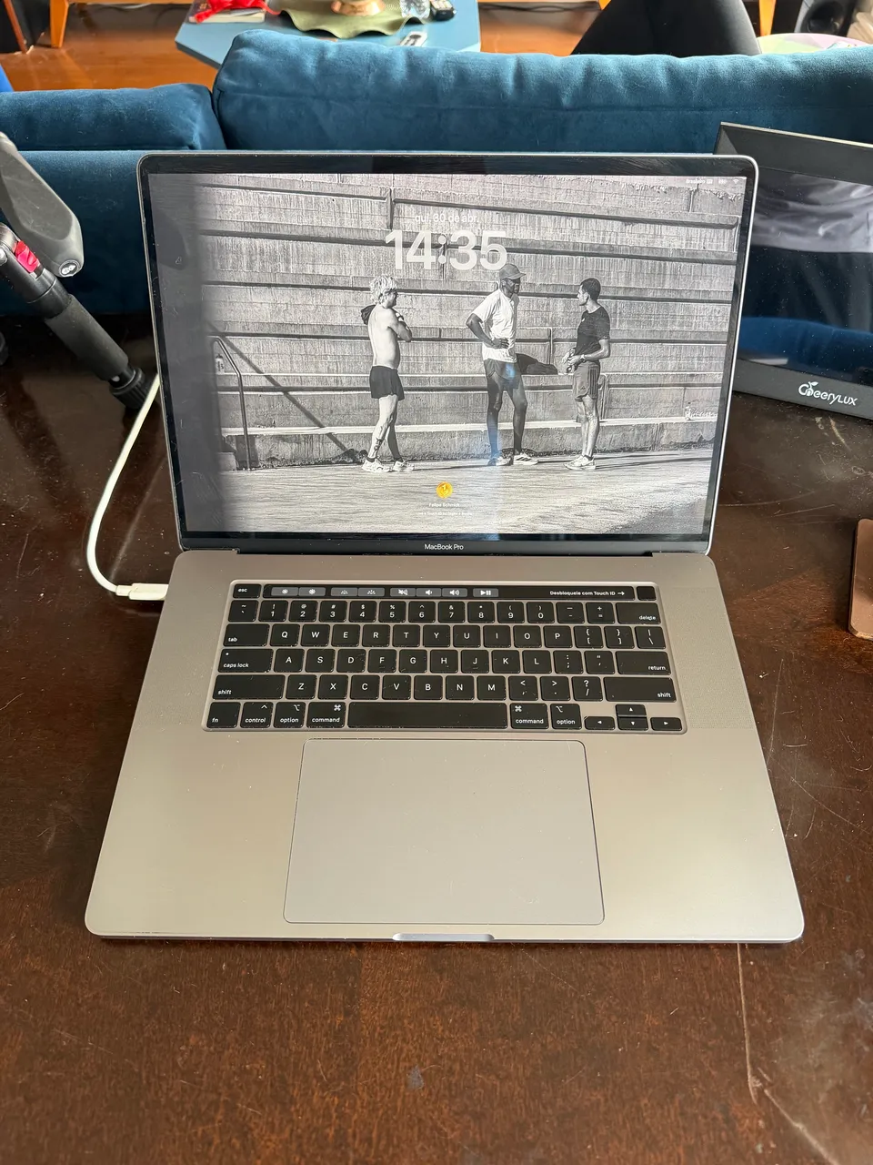 macbook pro 2019 processador i9 ram 32gb ssd 1 tb placa de video