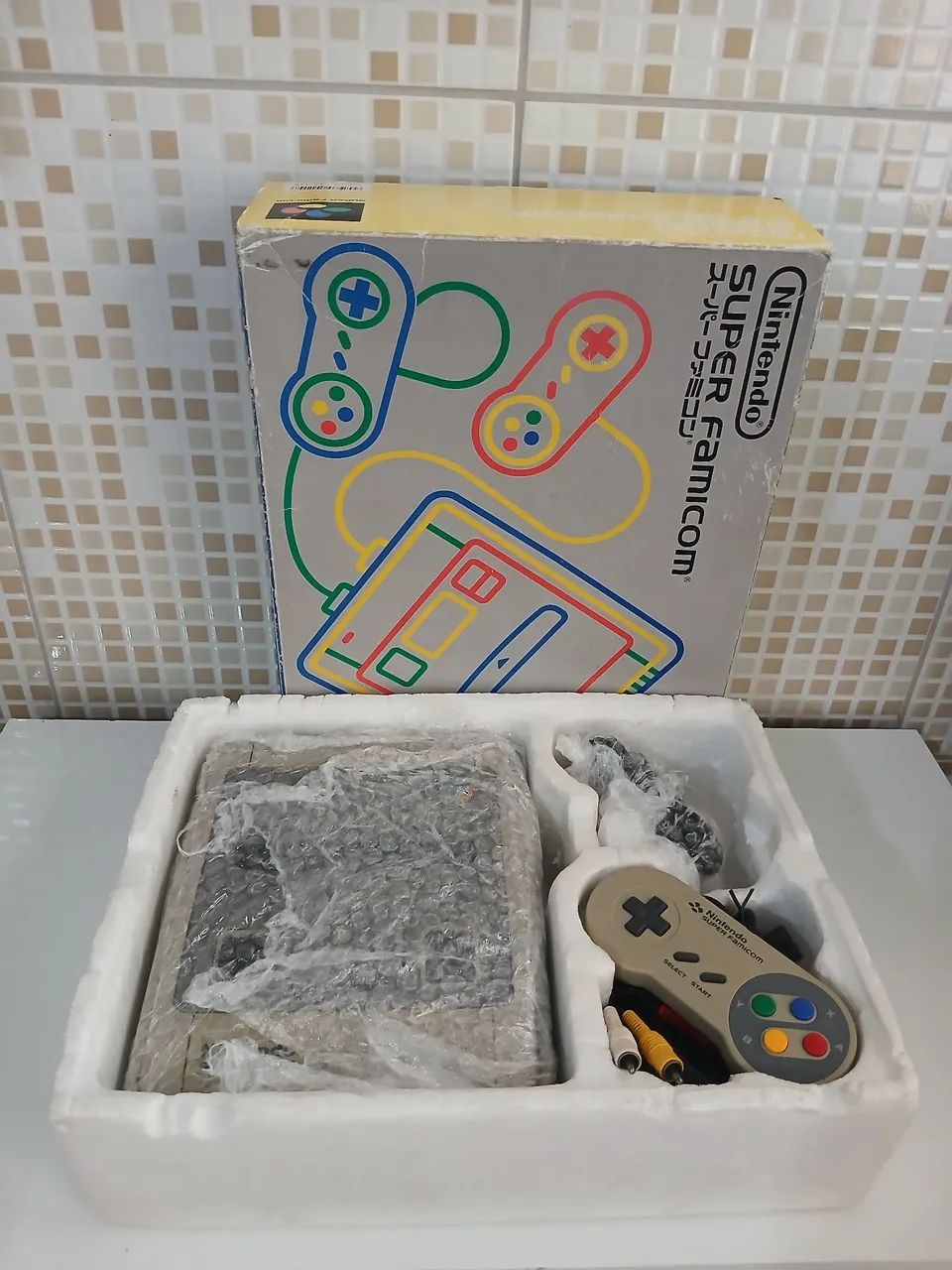 SUPER FAMICOM NA CAIXA. 