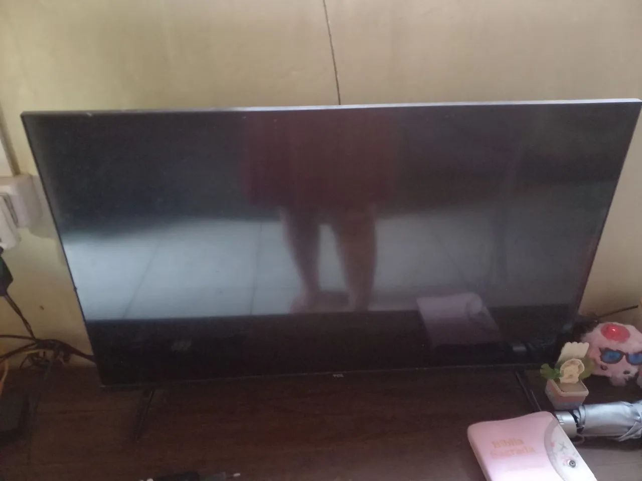 Vende-se uma TV de 32 polegadas para retirada de peças  - Foto 2